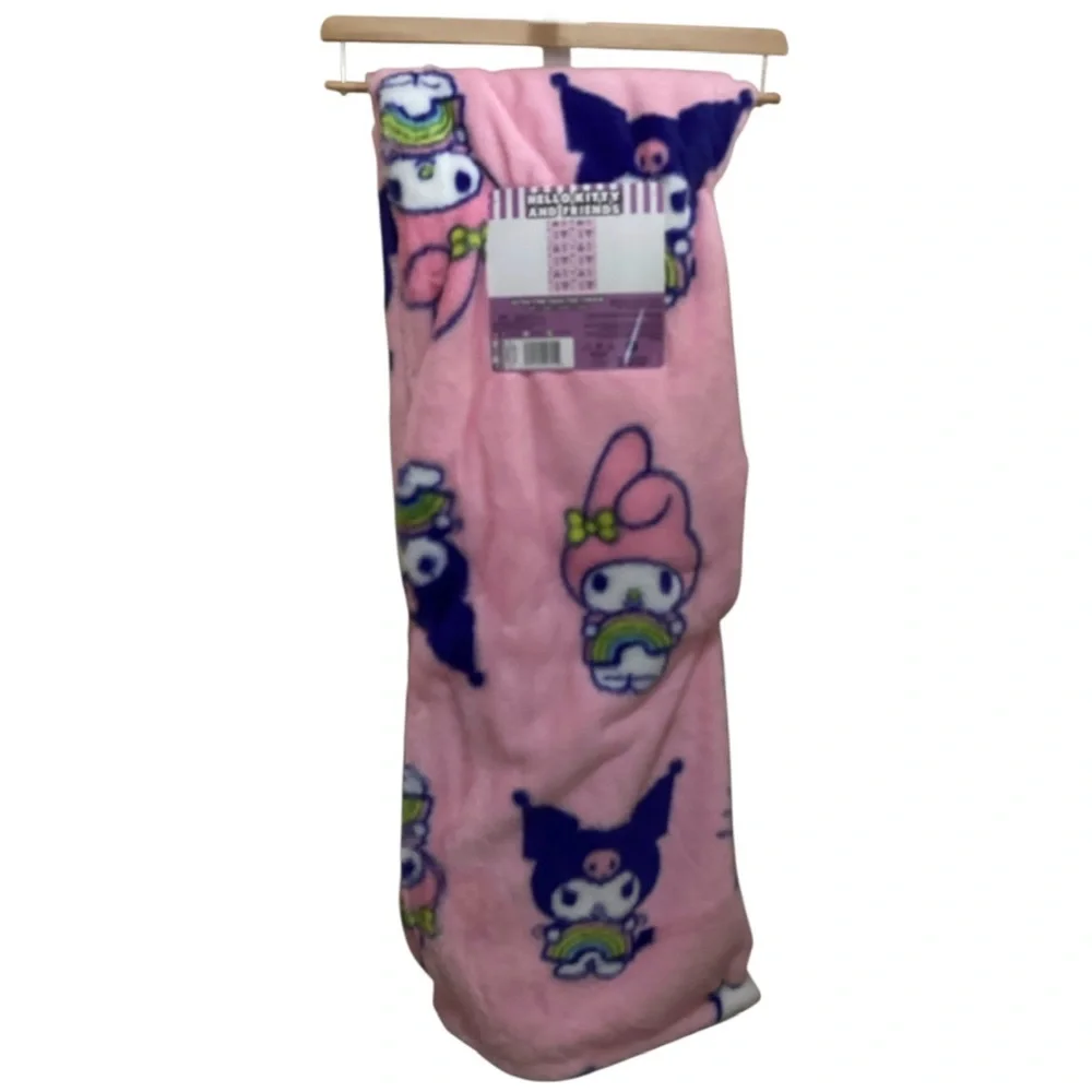 Hello Kitty “Sharing Sweet” Ultra Fine Faux Fur Throw (NWT)